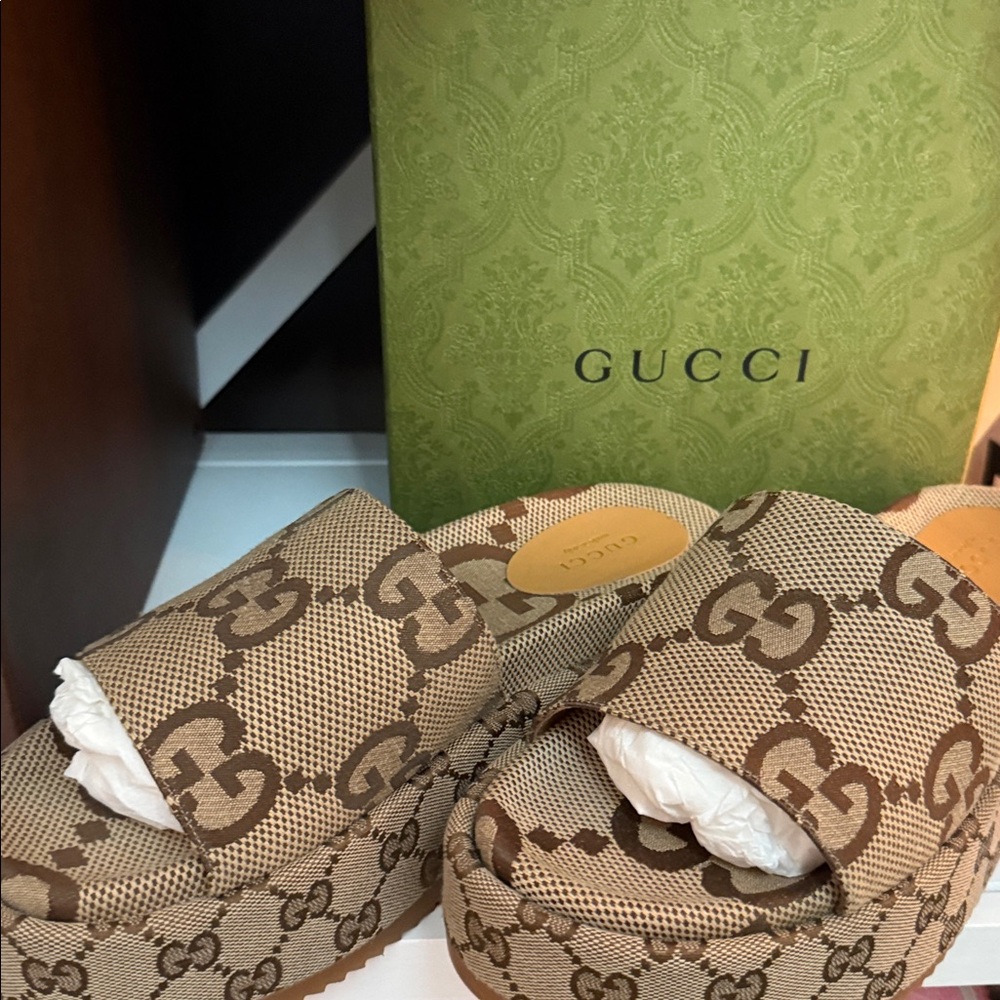 Gucci Women's platform slide sandal; S 39 - Picture 7 of 9